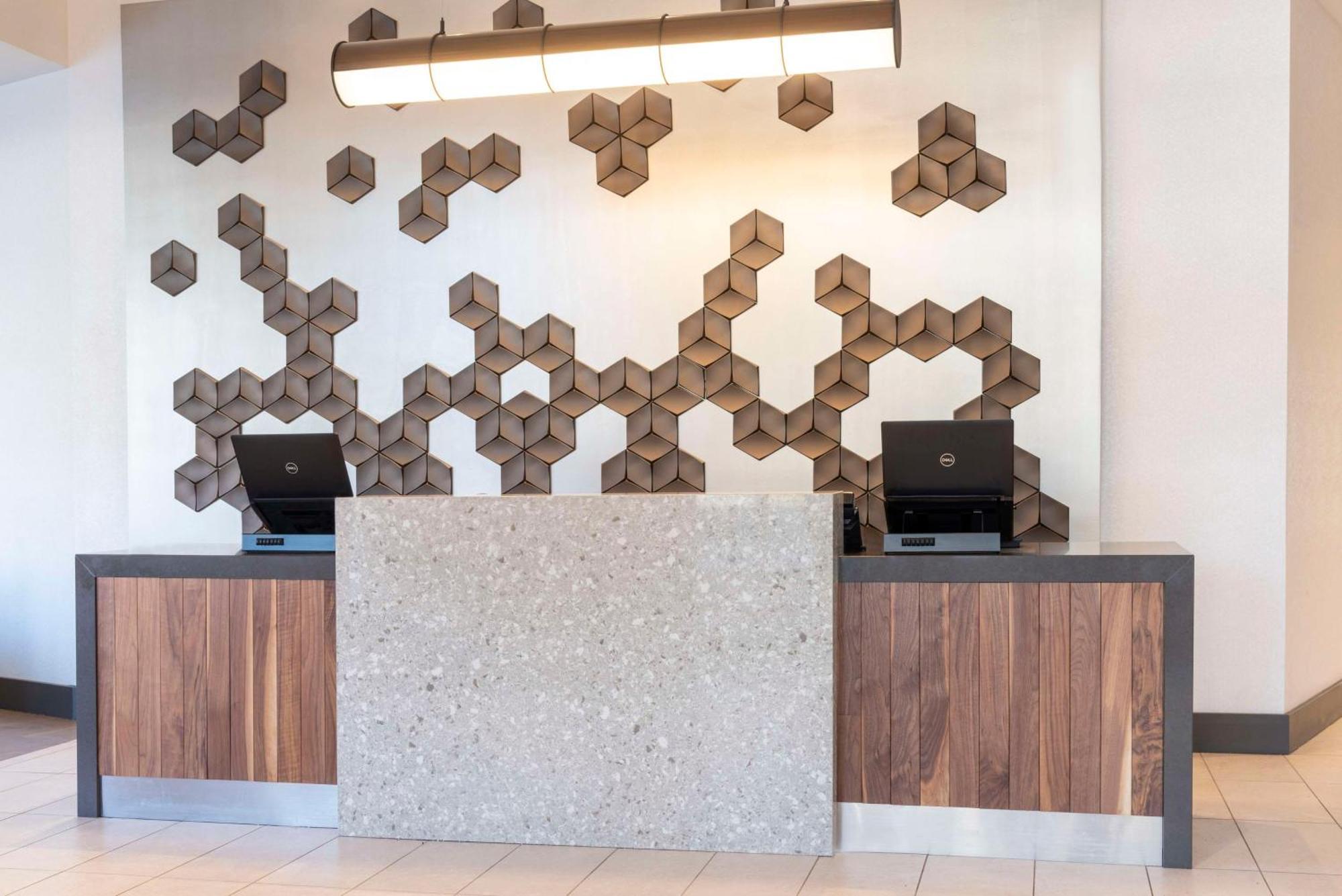Hyatt Place Detroit/Royal Oak Exterior photo